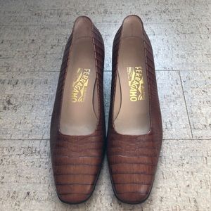 Ferragamo Crocodile Pumps, sz 8